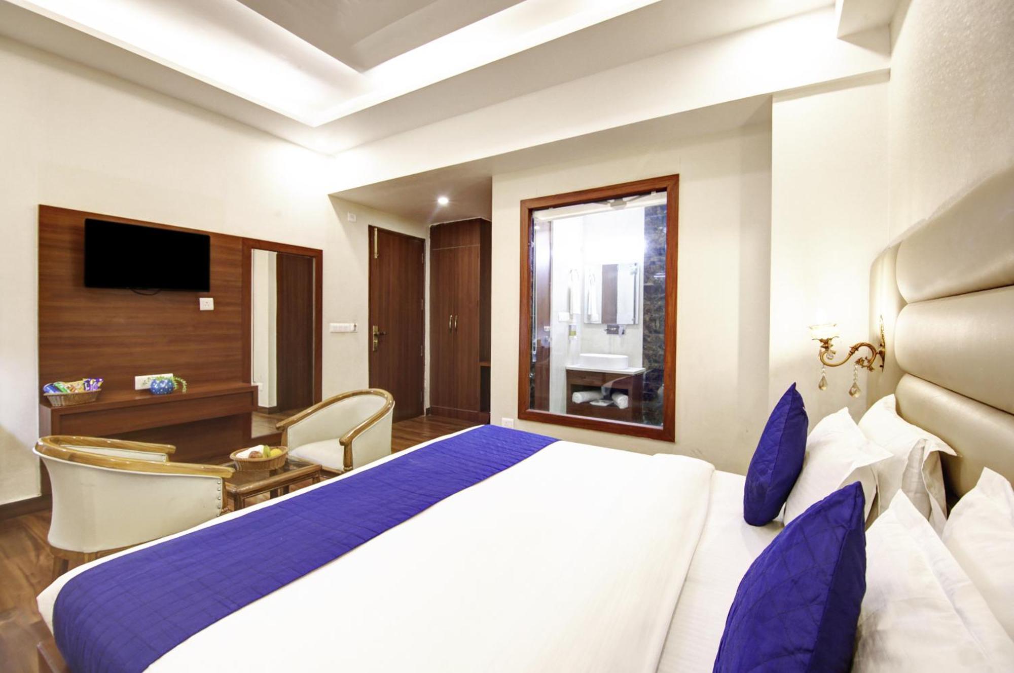 Marks Hotel & Banquet Noida Exterior foto