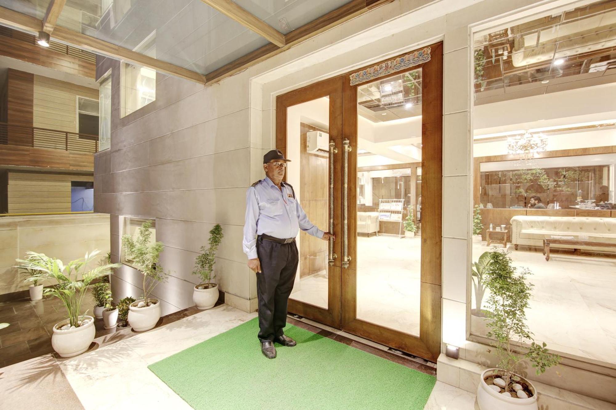 Marks Hotel & Banquet Noida Exterior foto