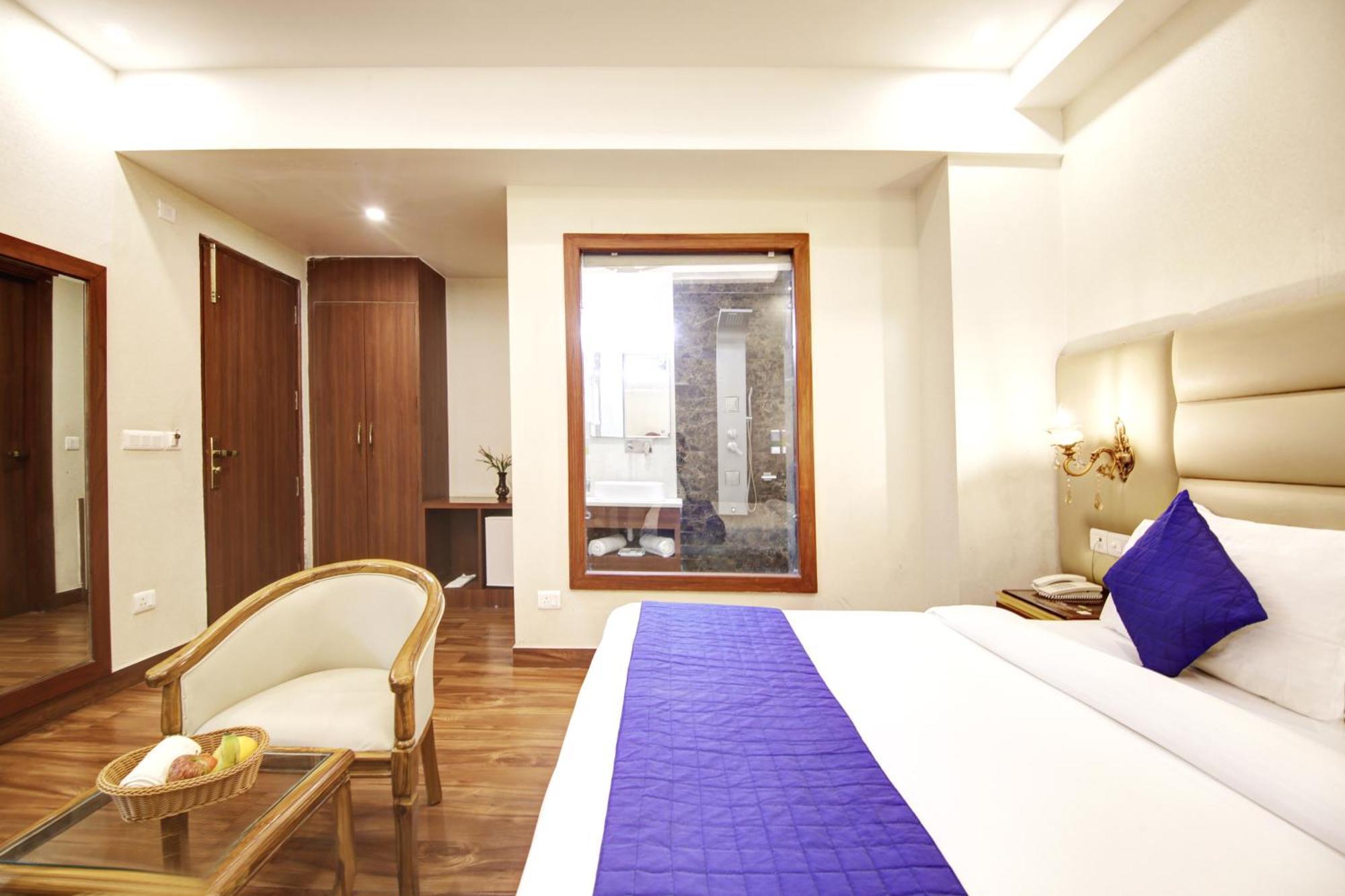 Marks Hotel & Banquet Noida Exterior foto