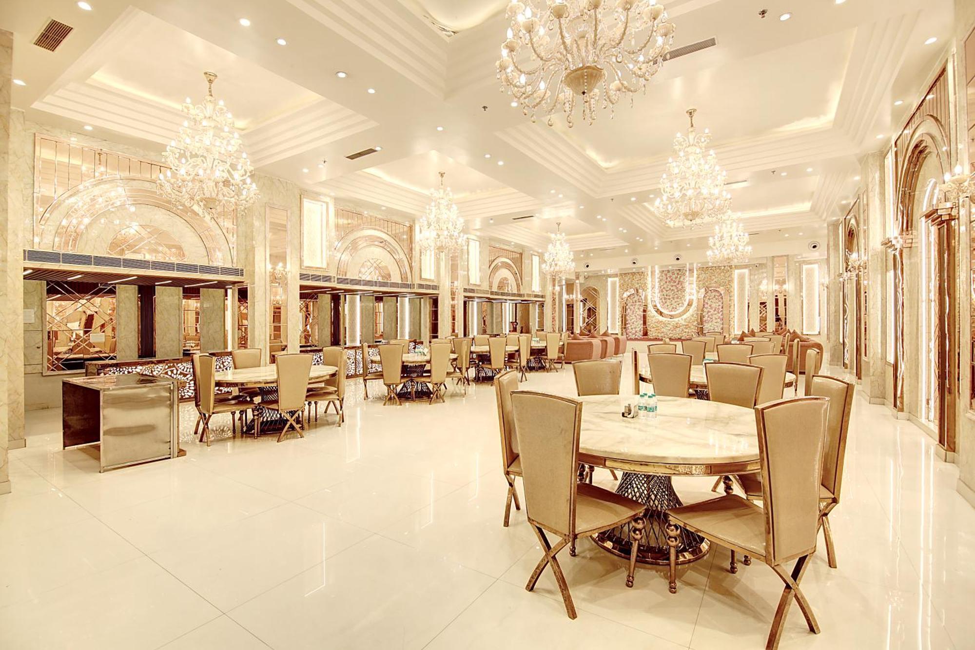 Marks Hotel & Banquet Noida Exterior foto