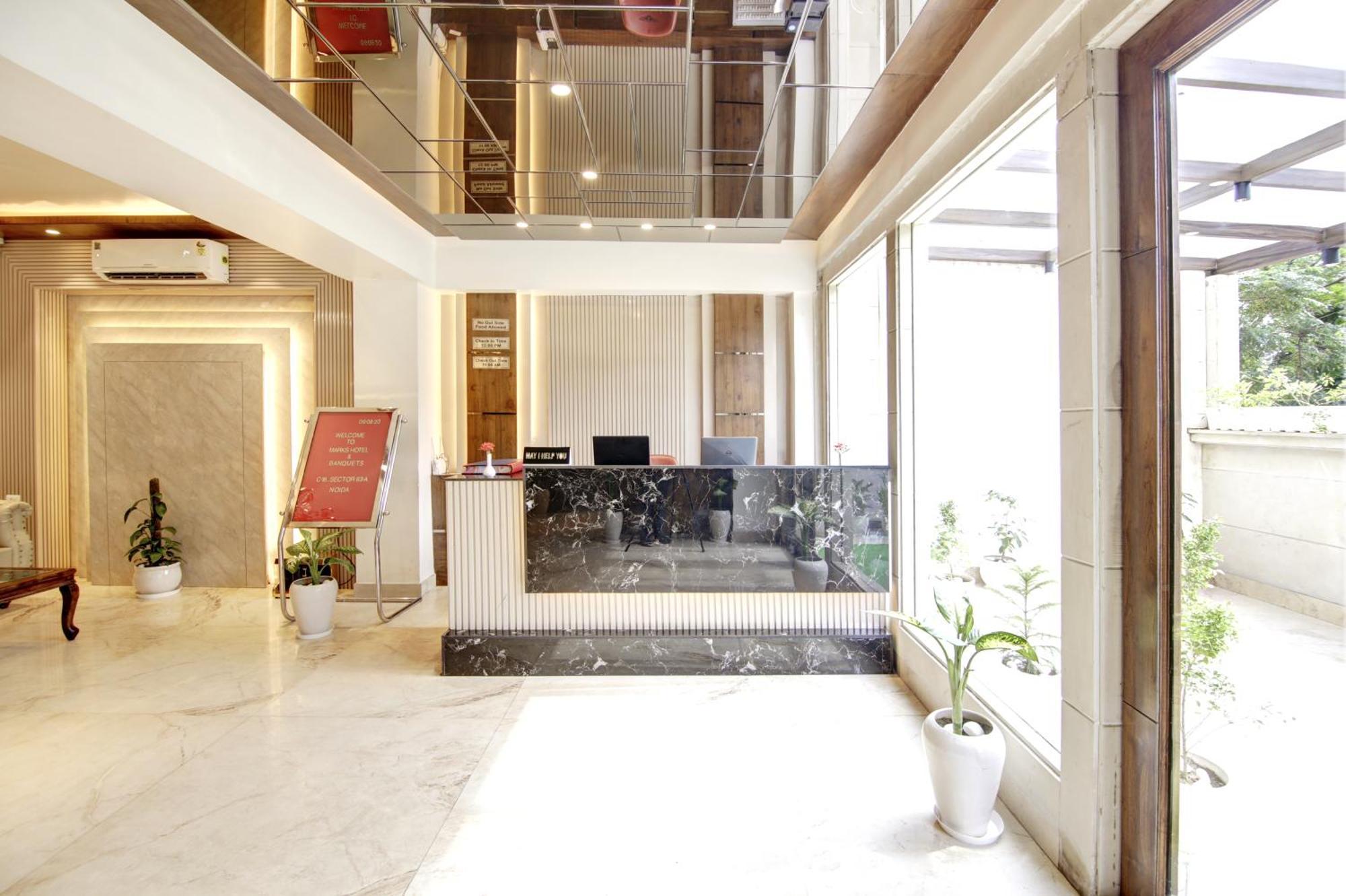 Marks Hotel & Banquet Noida Exterior foto